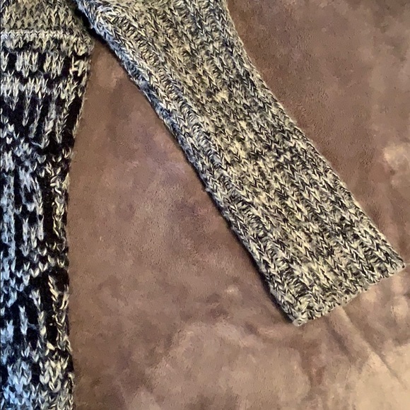 Women’s Buttonless Cardigan - Picture 7 of 7